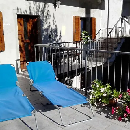 Il Borgo Di Monica Feriehus Domodossola