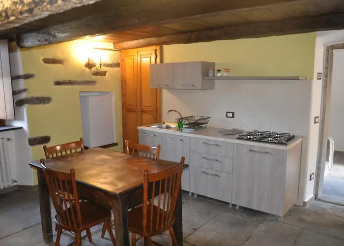 Il Borgo Di Monica * דומודוסולה